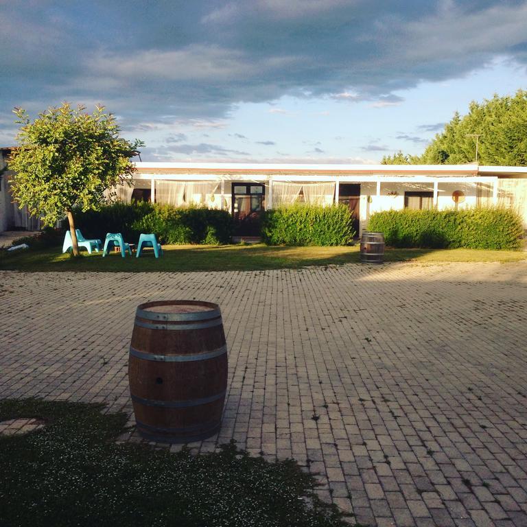 Mazzara Farm Bed & Breakfast Manduria Eksteriør bilde